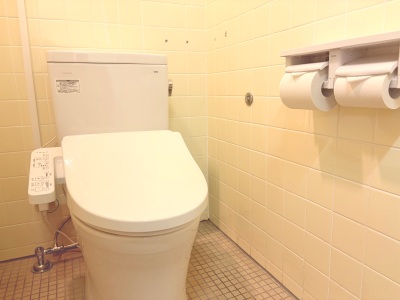 宿泊棟の様式トイレ写真