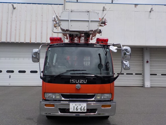 はしご車　フロント