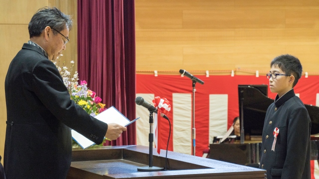 希望を胸に学び舎を巣立つ3