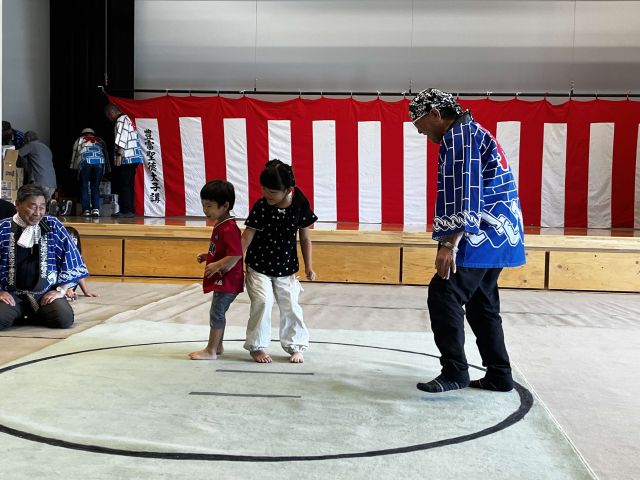 子供尻相撲